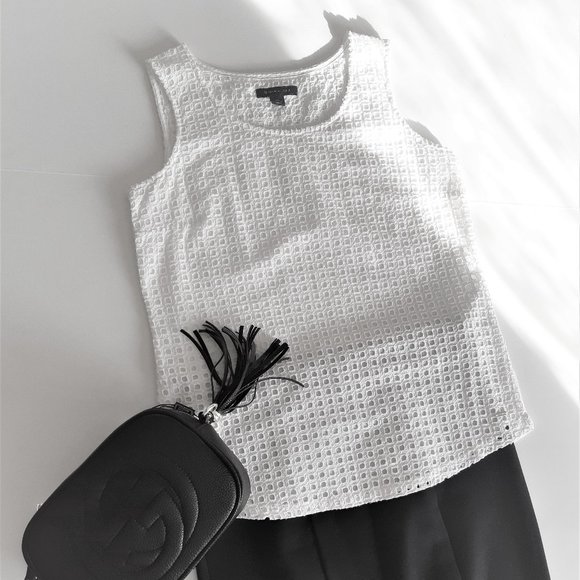 💖Host Pick 💖Tommy Hilfiger Tank Top Sleeveless White  Eyelet Cotton Shirt - Picture 1 of 12